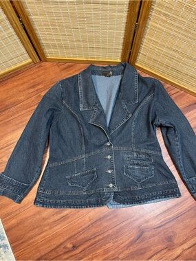 Plus size Denim Jacket Ashley
Stewart Size 18 Plus